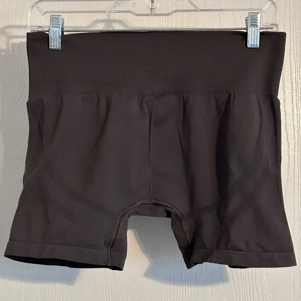 Gymshark | Black Bike Shorts | Size Medium - Picture 3 of 3